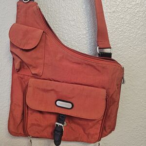 Baggallini Crossbody Purse Bag Rust Orange Adjustable Strap Multi Pocket Casual